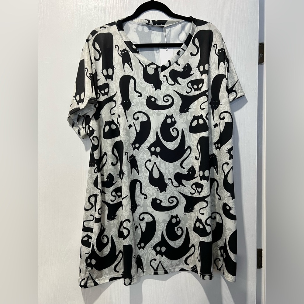Black & Grey V-neck cat pattern tunic